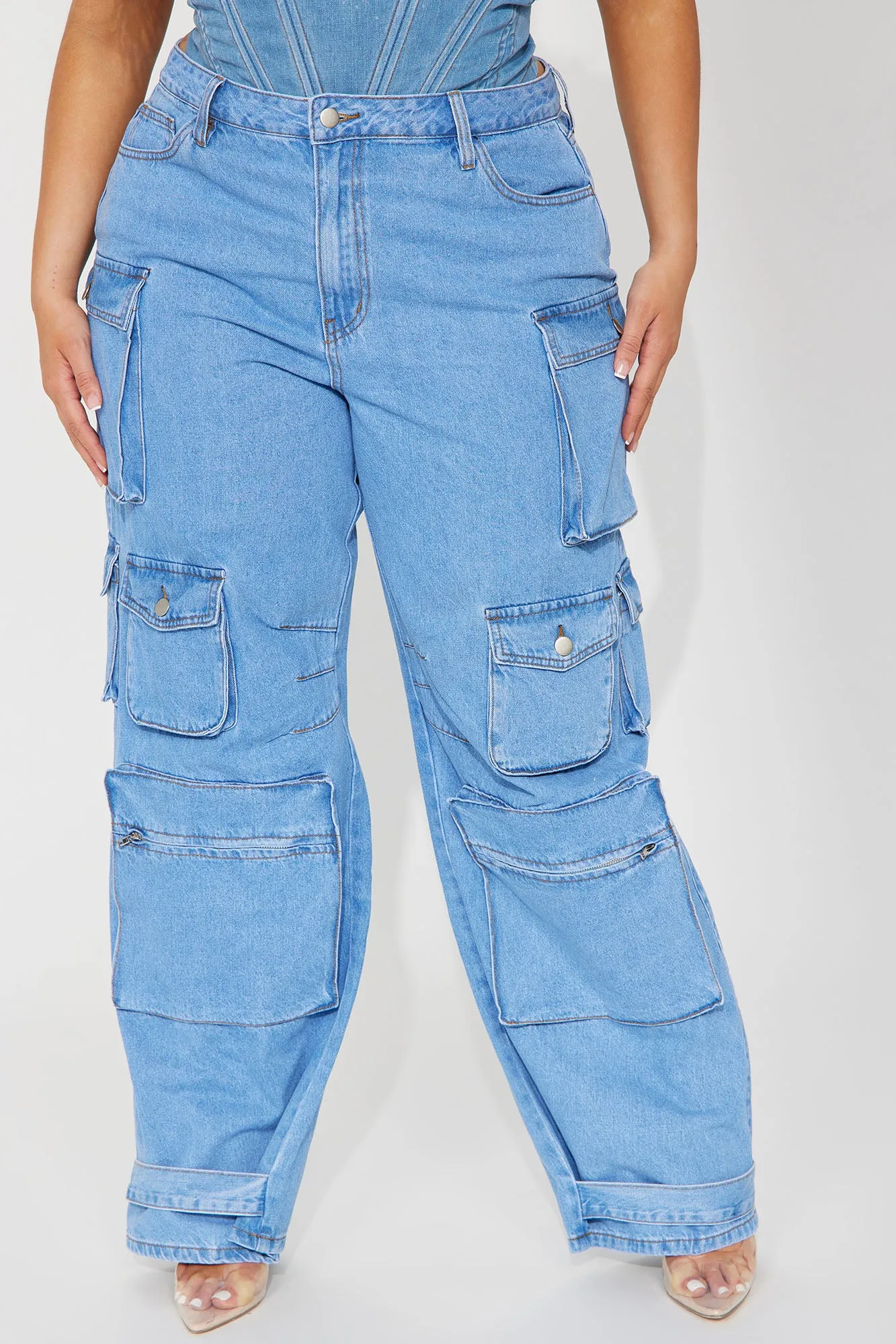 Billie Low Slung Cargo Jeans - Light Wash